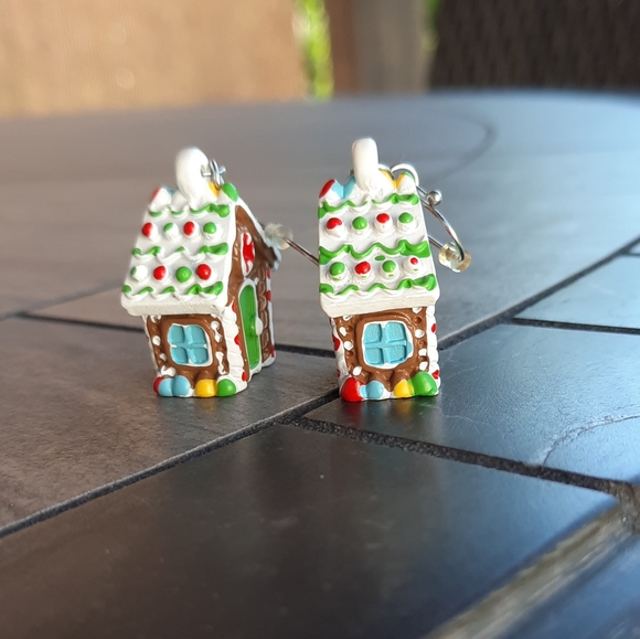 Gingerbread House Earrings - Picture 3 of 5